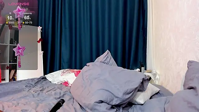 Snapshot of purrbae chatting on 01-08-26, 01:52 purrbae online show from 01-08-26, 01:52