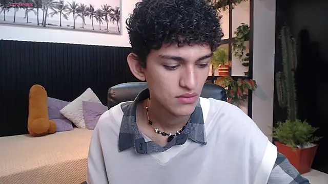 Michaelkoiv online show from 12-17-25, 12:33