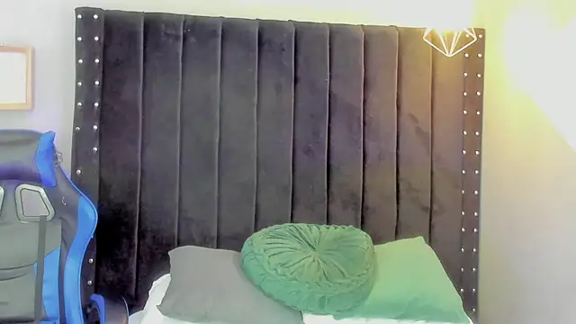 Bryan robayo5 online show from 12-22-25, 11:18