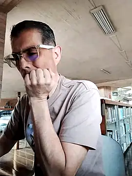 Fuegosutil online show from 12-05-25, 02:47