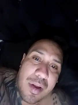 Snapshot of Alessroiyaru chatting on 12-04-25, 04:27 Alessroiyaru online show from 12-04-25, 04:27