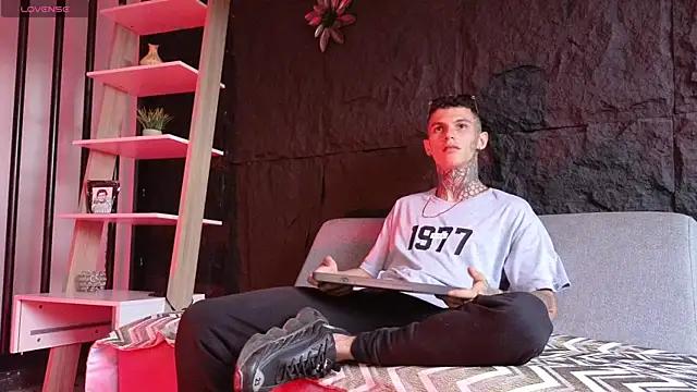 Paulo 527 online show from 12-19-25, 08:49