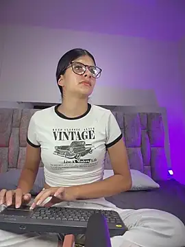 ZafiraNavarro online show from 05-09-26, 07:19