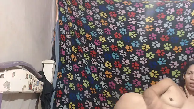 Snapshot of ELIZABET2- chatting on 05-10-26, 11:48 ELIZABET2- online show from 05-10-26, 11:48