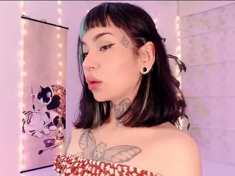 Snapshot of justmartina_ chatting on 02-25-26, 12:53 justmartina online show from 02-25-26, 12:53