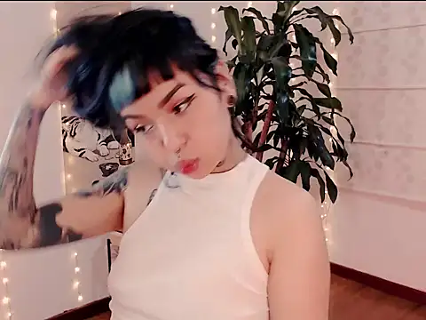 Snapshot of justmartina_ chatting on 03-01-26, 02:13 justmartina online show from 03-01-26, 02:13