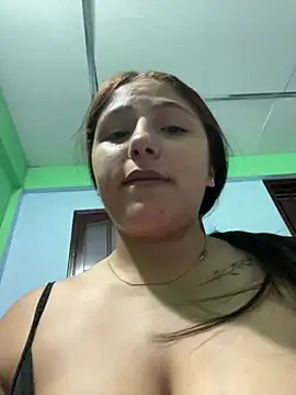 Snapshot of Emily_milk_1 chatting on 07-02-26, 05:30 Emily milk 1 online show from 07-02-26, 05:30