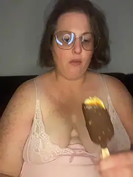 bea french curvy online show from 06-17-26, 08:21