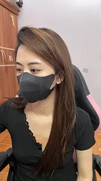 Lunamoon68 online show from 04-25-26, 04:04