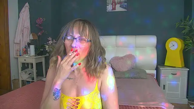 Snapshot of Cougar_Milff chatting on 05-06-26, 04:12 Cougar Milff online show from 05-06-26, 04:12