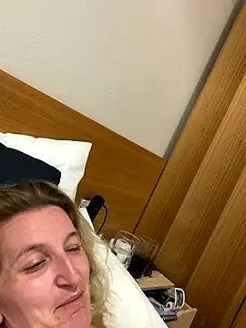 Snapshot of Skyme2713 chatting on 12-03-25, 12:25 Skyme2713 online show from 12-03-25, 12:25