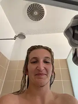 Snapshot of Skyme2713 chatting on 12-20-25, 02:07 Skyme2713 online show from 12-20-25, 02:07