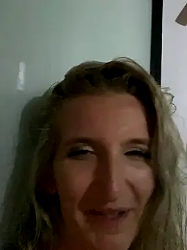 Snapshot of Skyme2713 chatting on 01-08-26, 05:59 Skyme2713 online show from 01-08-26, 05:59