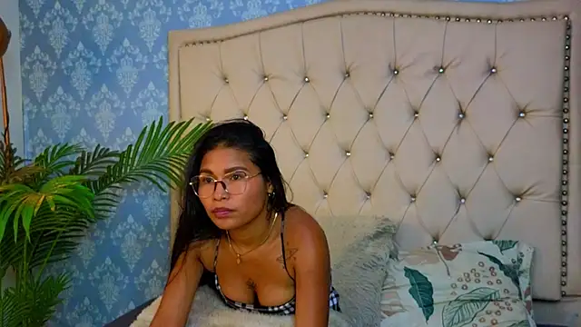 Miaa Collinss online show from 12-01-25, 08:47