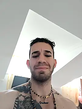 Snapshot of hazarcannn chatting on 02-15-26, 01:31 hazarcannn online show from 02-15-26, 01:31