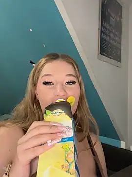 Snapshot of mellixxa chatting on 11-27-25, 11:45 mellixxa online show from 11-27-25, 11:45