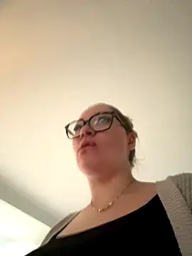 Snapshot of mellixxa chatting on 12-04-25, 02:48 mellixxa online show from 12-04-25, 02:48