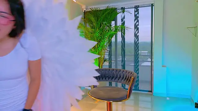 Mia Cullen online show from 01-14-26, 12:00