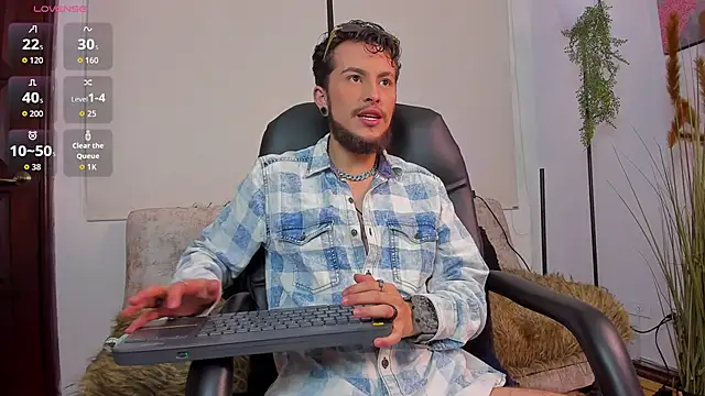 Snapshot of MTHW__ chatting on 12-03-25, 10:08 MTHW online show from 12-03-25, 10:08