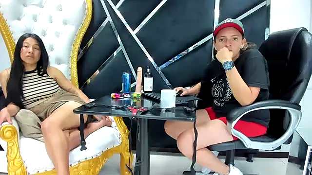 Alyssa Noah online show from 12-19-25, 04:30