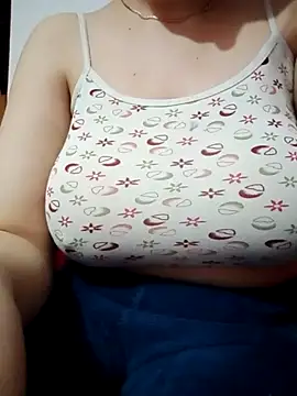 Snapshot of CuteBahar chatting on 12-01-25, 06:57 CuteBahar online show from 12-01-25, 06:57