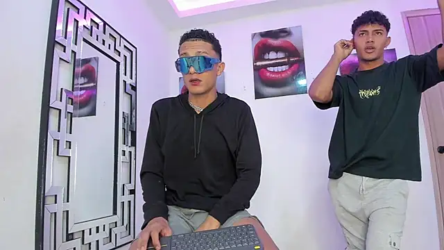 COUPLES BOYS online show from 11-29-25, 07:22