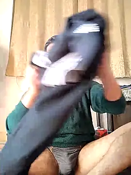 Snapshot of samnick4321 chatting on 11-28-25, 04:37 samnick4321 online show from 11-28-25, 04:37