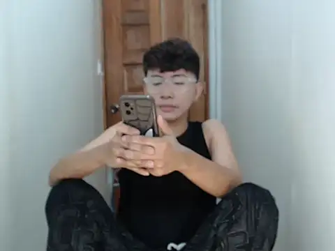 asiantwink0000 online show from 12-23-25, 08:34