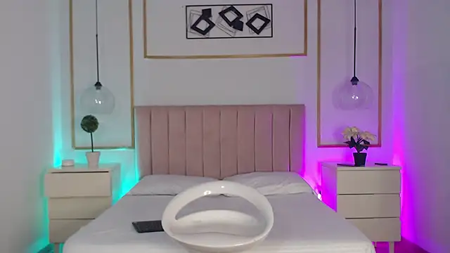 IsabellaCherryX online show from 11-30-25, 04:05