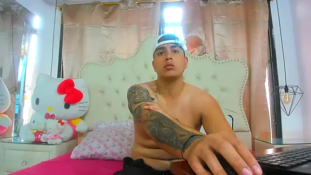 Snapshot of TomasANDalejo chatting on 11-28-25, 01:36 TomasANDalejo online show from 11-28-25, 01:36