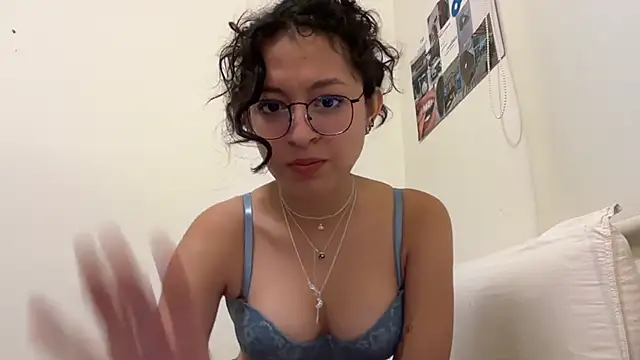 Alicatcua  online show from 03-06-26, 03:03