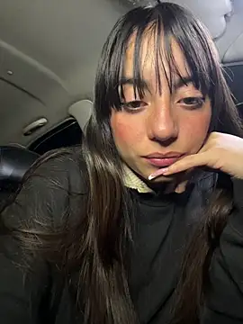 Snapshot of Mia_fiire chatting on 01-17-26, 03:00 Mia fiire online show from 01-17-26, 03:00