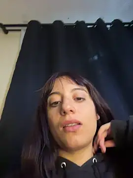 Snapshot of Mia_fiire chatting on 06-20-26, 03:09 Mia fiire online show from 06-20-26, 03:09