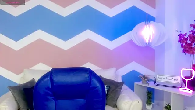 Snapshot of zahira1 chatting on 12-04-25, 05:21 zahira1 online show from 12-04-25, 05:21