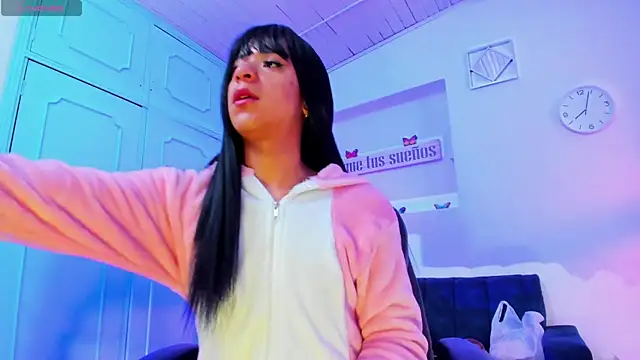 Hot Darliing online show from 01-13-26, 01:05