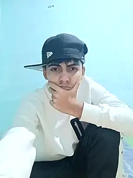 Snapshot of kirito_22cm chatting on 11-28-25, 03:42 kirito 22cm online show from 11-28-25, 03:42