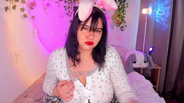 Snapshot of TinColada chatting on 12-02-25, 09:14 TinColada online show from 12-02-25, 09:14