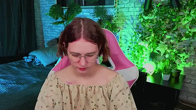 Mia Mooore online show from 02-20-26, 01:22