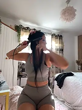 Snapshot of Lolaxox_ chatting on 03-03-26, 01:28 Lolaxox online show from 03-03-26, 01:28