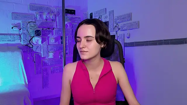 KateWillows online show from 11-30-25, 08:18