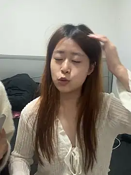 xiaohui660 online show from 11-30-25, 05:17