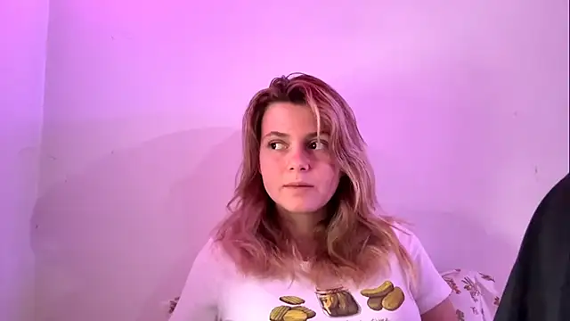 Snapshot of AlanaPostell chatting on 12-02-25, 12:54 AlanaPostell online show from 12-02-25, 12:54