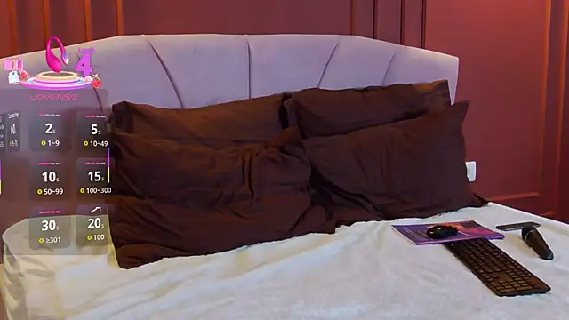 Snapshot of OliviaMazee chatting on 11-29-25, 07:28 OliviaMazee online show from 11-29-25, 07:28