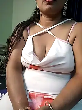 Snapshot of Naughty_jully chatting on 12-04-25, 05:32 Naughty jully online show from 12-04-25, 05:32