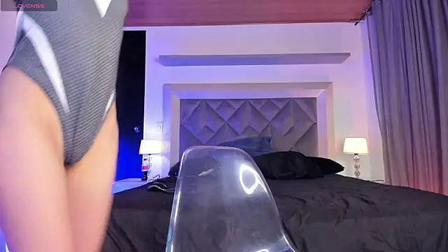 Brenda Tina online show from 12-17-25, 08:04