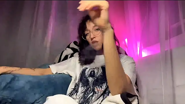 Snapshot of Raylli_Jorden chatting on 12-01-25, 04:12 Raylli Jorden online show from 12-01-25, 04:12