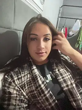 Snapshot of larysinha chatting on 06-25-26, 11:09 larysinha online show from 06-25-26, 11:09