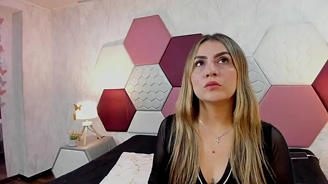 Snapshot of AriaRous chatting on 07-12-26, 02:30 AriaRous online show from 07-12-26, 02:30