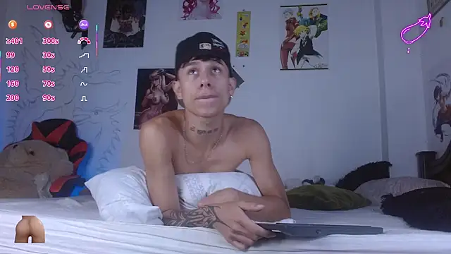 Snapshot of Jake_beach_ chatting on 04-30-26, 05:36 Jake beach online show from 04-30-26, 05:36