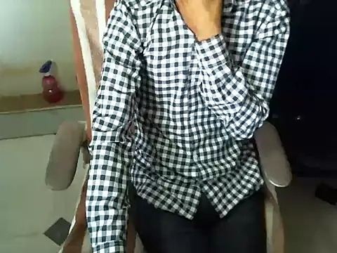 TwinklyBasket897 online show from 12-05-25, 05:05